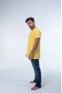 CAMISETAS MASCULINAS BONES COLLECTION AMARELO ESCURO GARRAFA