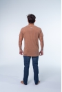 CAMISETAS MASCULINAS CLASSIC TEES MARROM