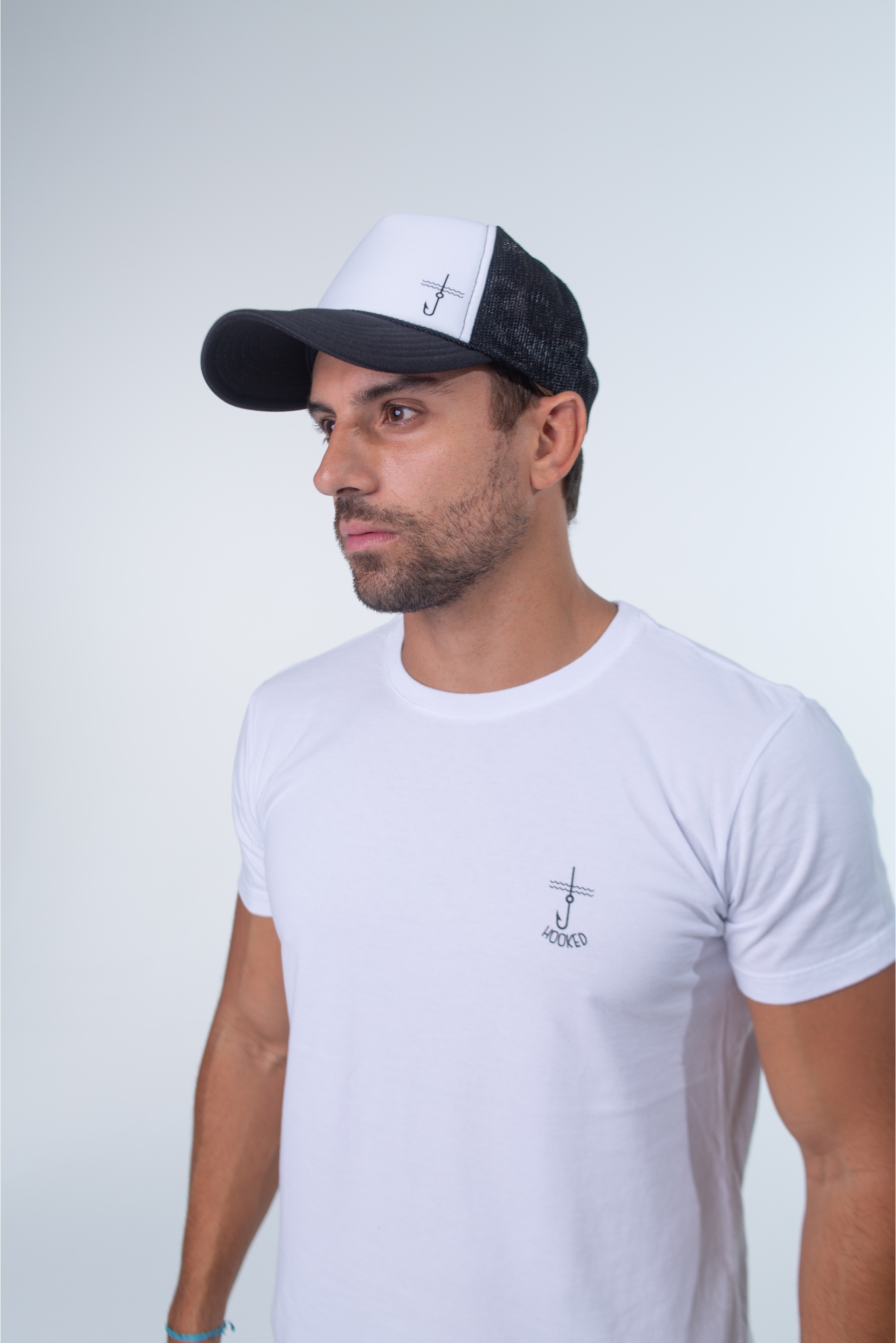 CAMISETAS MASCULINAS BONES COLLECTION BRANCO LEASH